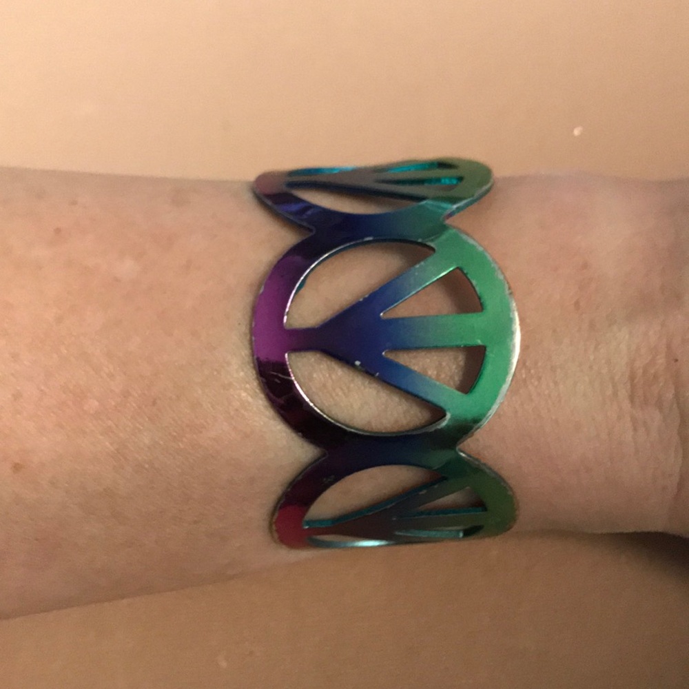 Metallic Peace Sign Bracelet